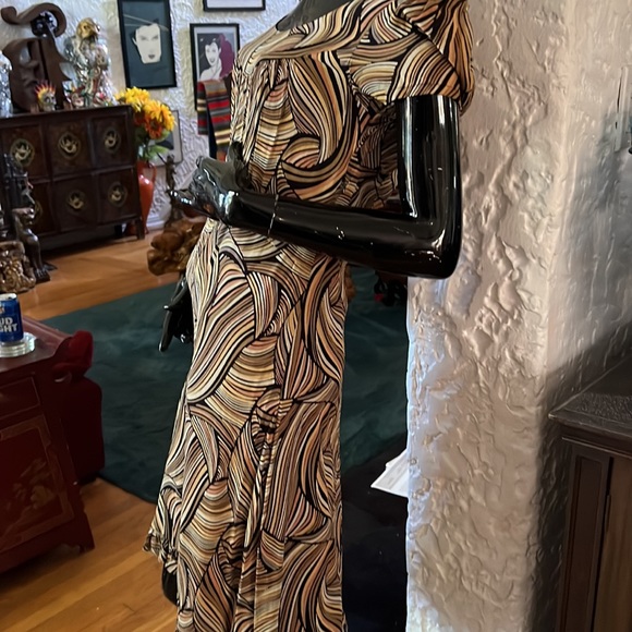 Abstract print dress with cap sleeve - Picture 5 of 7